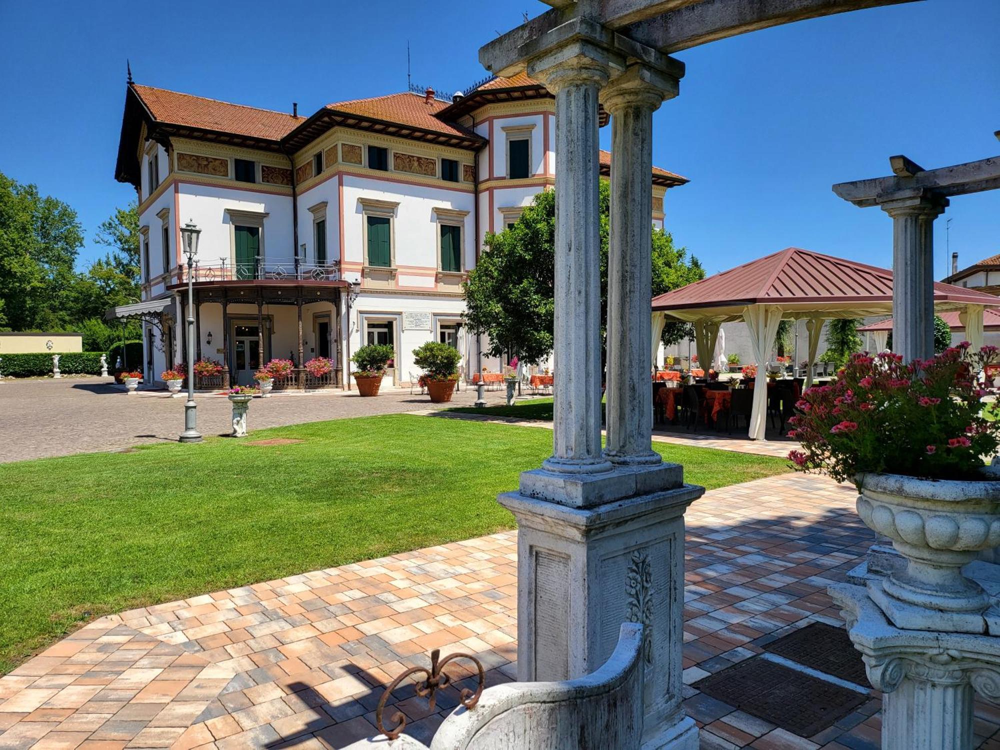 Hotel Villa Stucky Mogliano Veneto Exterior photo